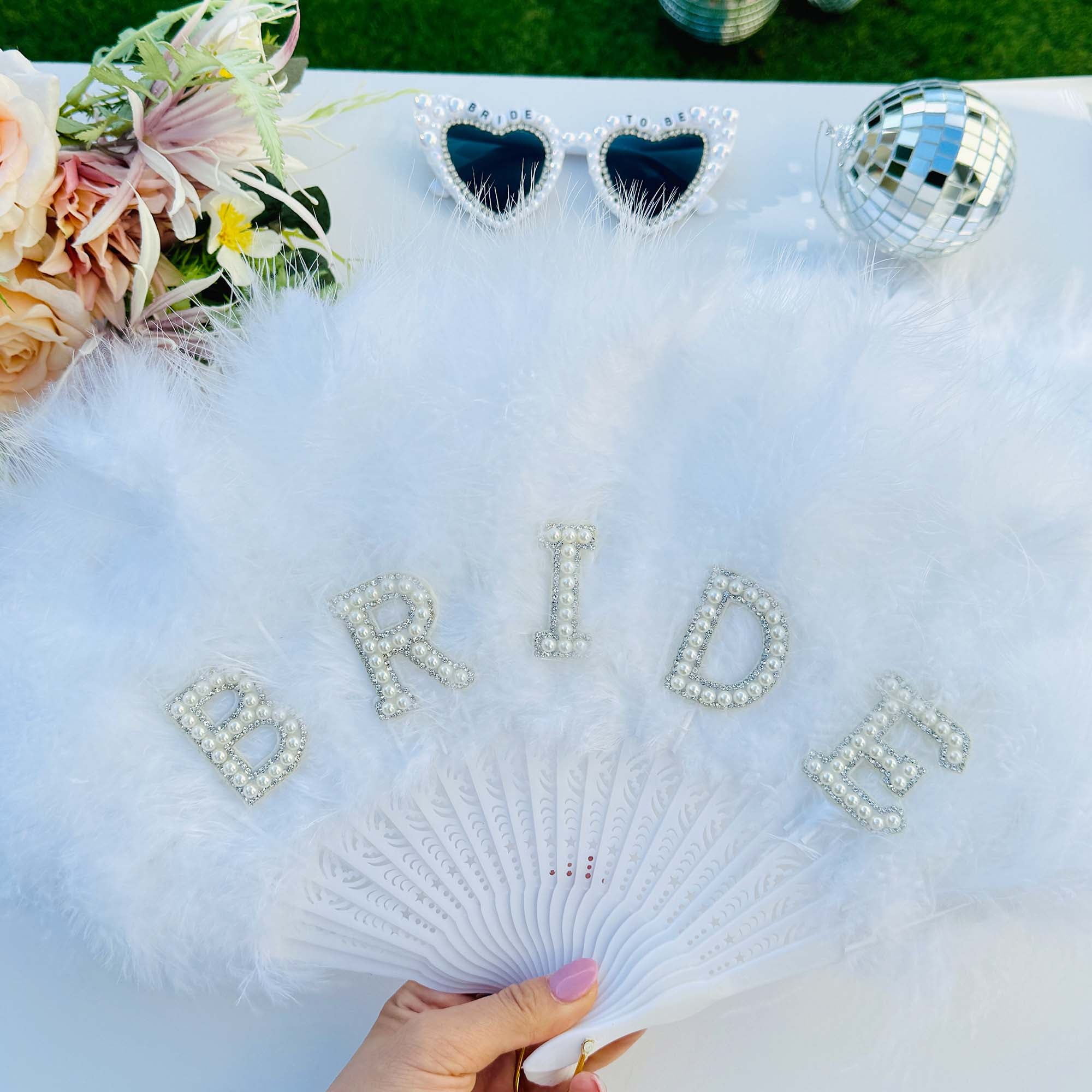 BRIDE Fluffy Feather Fan
